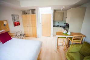 1 室のベッドルーム、WiFi、ベッドシーツ