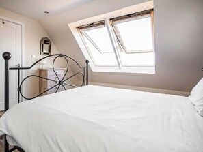3 quartos, Wi-Fi de cortesia, roupa de cama