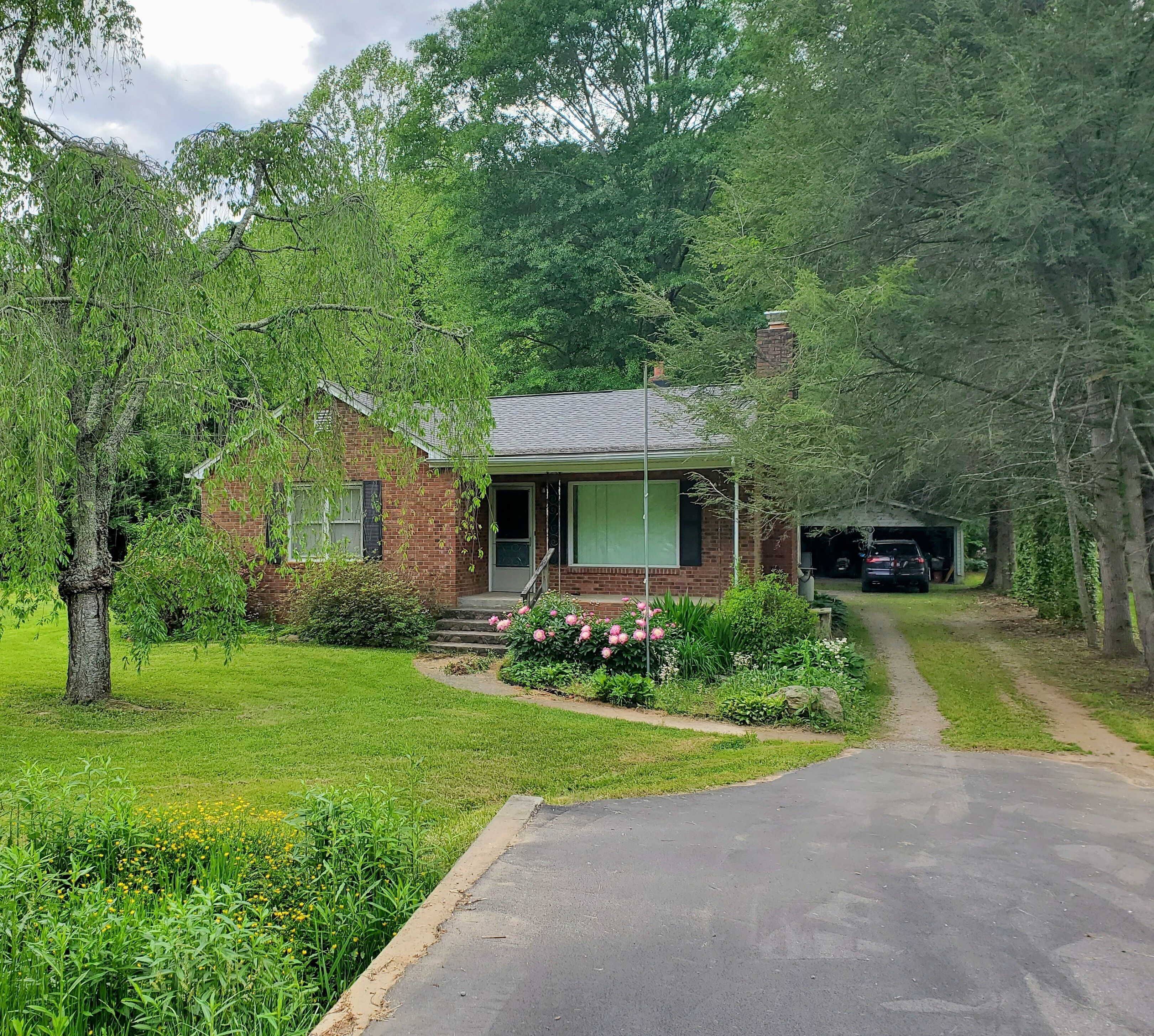 Historic brick cottage newly renovated just 5 miles from the Blue Ridge Parkway