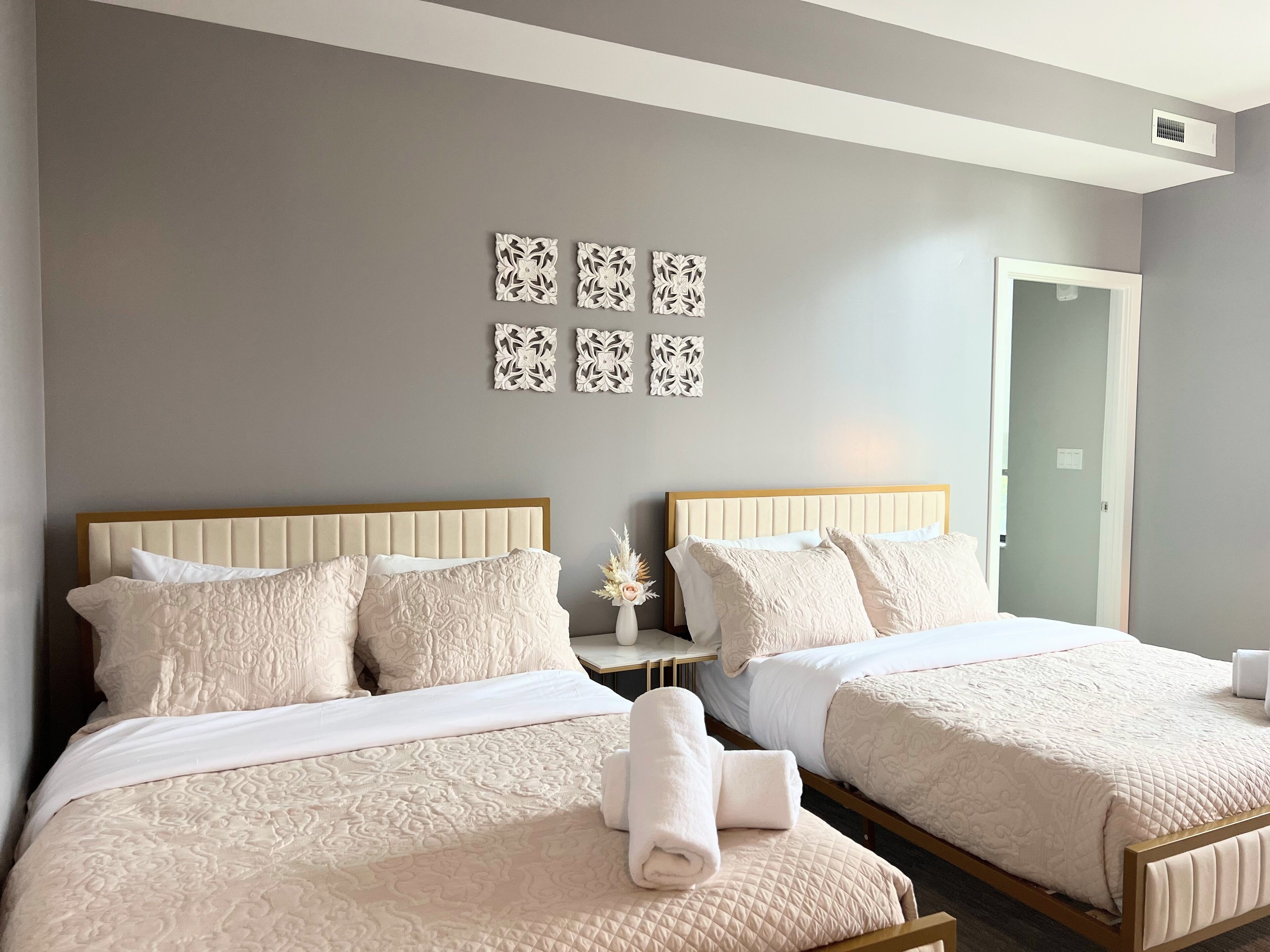Premier Escape  Tysons  4 Beds