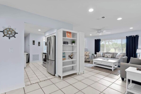 TV, fireplace, offices