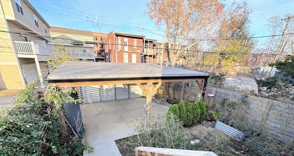 Modern House with Terrace Near Forest Park