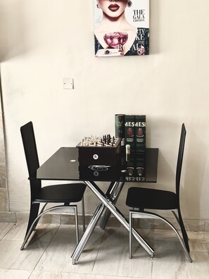 Makan dalam bilik