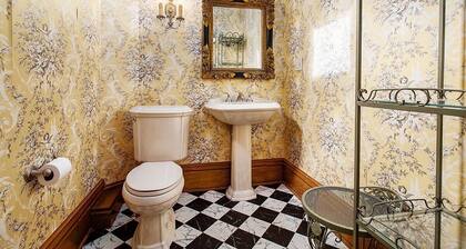 Chandelier Bed & Breakfast close to downtown and 5 blocks from Lake Michigan.