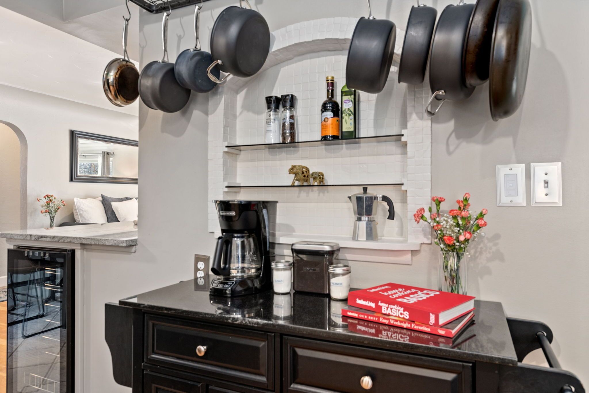 Apartment, Multiple Beds, Kitchen (516 W Mountain Ave - Upper) | Private kitchen | Fridge, microwave, oven, stovetop