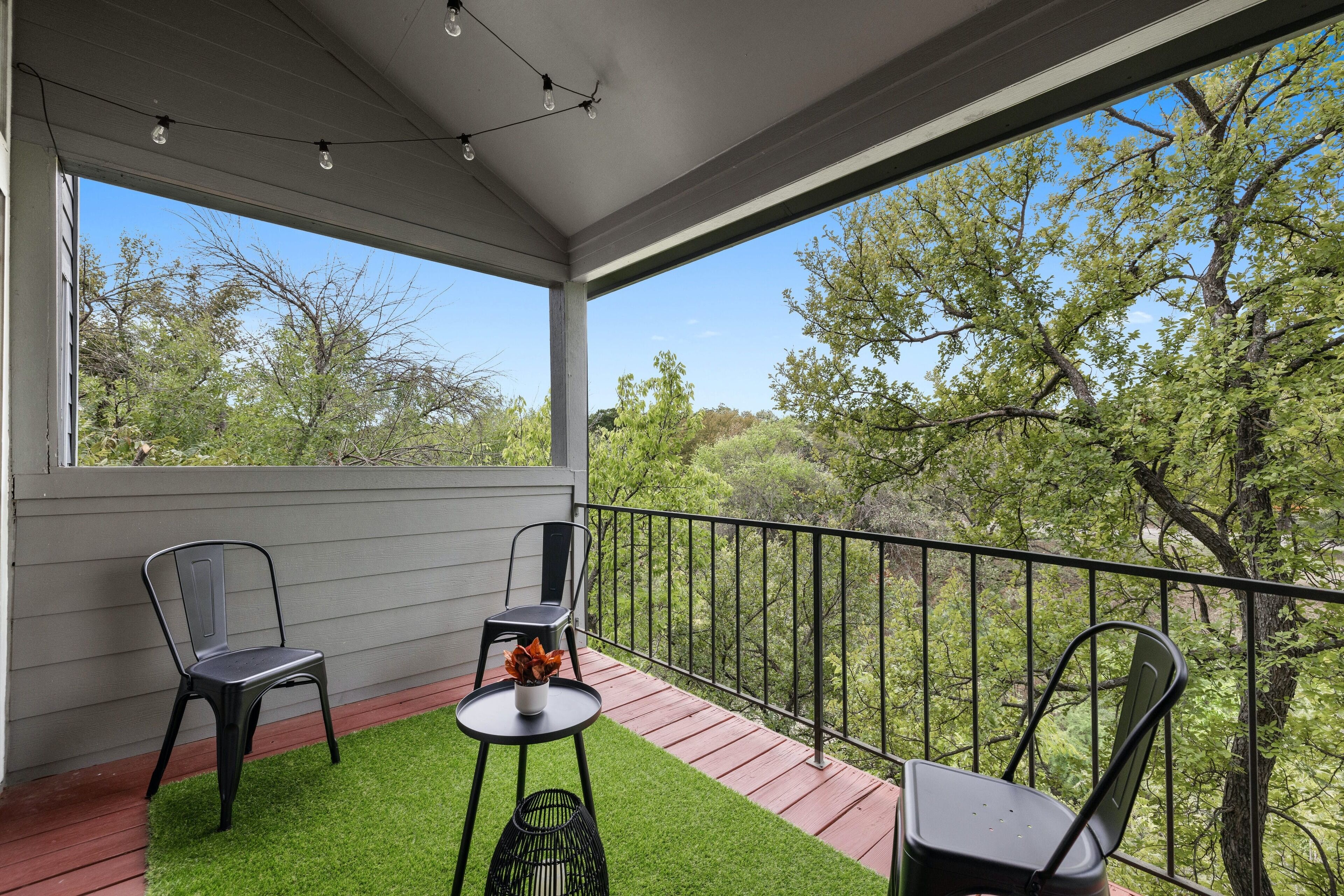 Balcony Oasis, Golf Putter, 10 min to DT