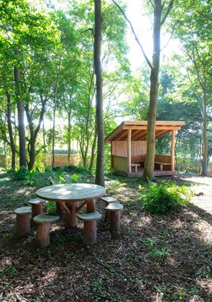 Outdoor dining - A beautifully renovated rural retreat for families and groups set in extensive grounds. (Haddington)