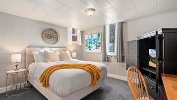 Apartment, Multiple Beds, Kitchen (516 W Mountain Ave - Lower) | 2 bedrooms, individually decorated, individually furnished, free WiFi