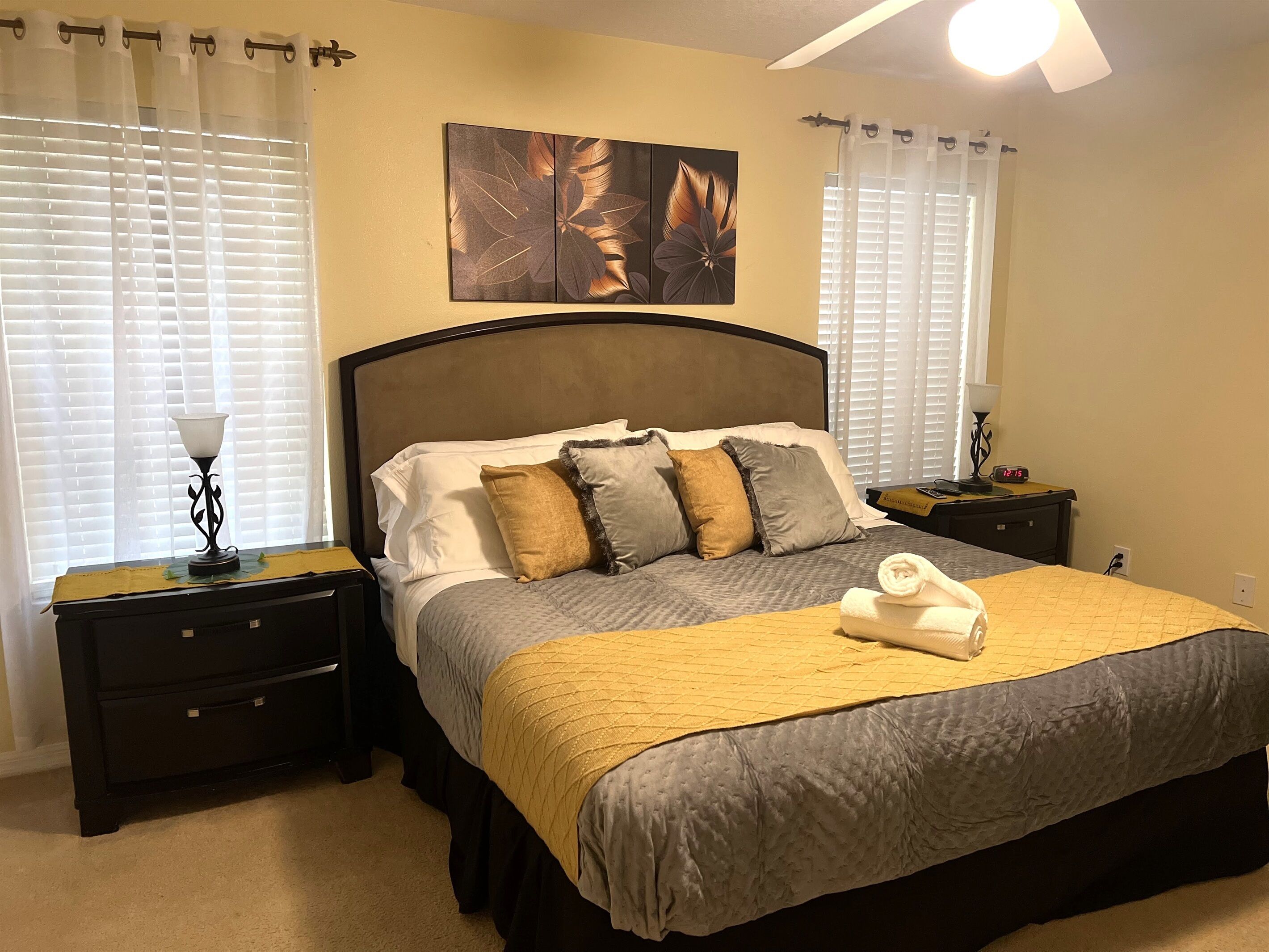 Townhome Retreat ~ Private Pool ~ Near Attractions