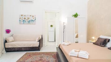 1 slaapkamer, een bureau, een strijkplank/strijkijzer, gratis wifi