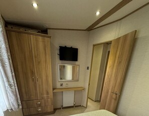 3 soverom, strykejern/-brett, reiseseng for barn og wi-fi (inkludert)