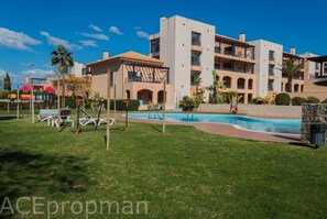 Pool - Apartment 'Victoria Comfort' with Shared Pool, Wi-Fi and Air Conditioning (Quarteira)