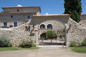 Esterni