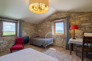 3 camere, ferro/asse da stiro, Wi-Fi gratuito, lenzuola