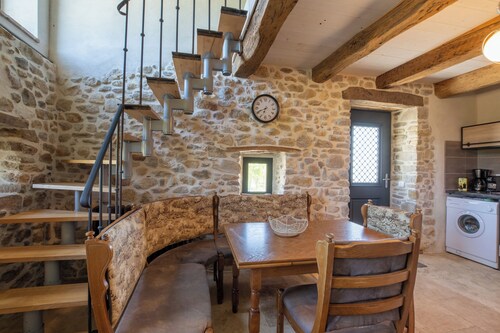 Maison 'Gite Figuier Et Vignes' avec piscine partagée, terrasse privée et Wi-Fi