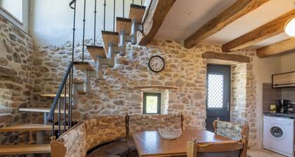 Maison 'Gite Figuier Et Vignes' avec piscine partagée, terrasse privée et Wi-Fi