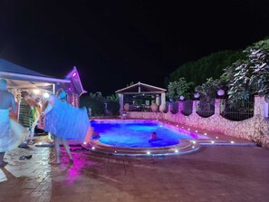 Pool - Bed and Breakfast "Mucca - La Cantina Del Contadino" with Shared Pool, Shared Terrace & Wi-Fi (rende)