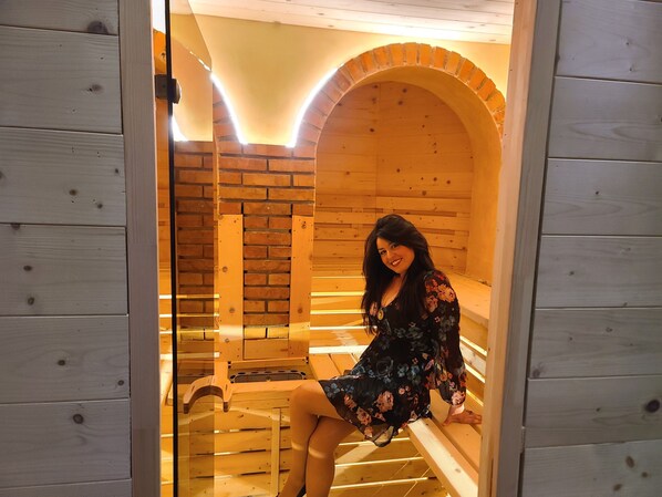 Sauna - Bed and Breakfast "Gallo - La Cantina Del Contadino" with Shared Pool, Shared Terrace & Wi-Fi (rende)