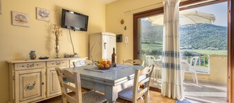 Apartment 'Casa Al Mare' with Sea View, Private Terrace and Air Conditioning