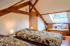 5 bedrooms, desk, iron/ironing board, free WiFi - Holiday Home 'Gîte La Ramée' with Mountain View, Private Terrace and Wi-Fi (BAN SUR MEURTHE CLEFCY)