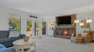 TV connectée, cheminée