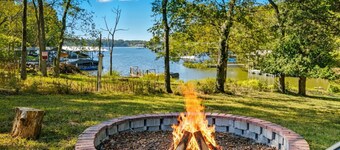 Lakehouse w/ Swim Spa, Hot Tub, FIre Pit-Close to Nash!