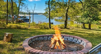 Lakehouse w/ Swim Spa, Hot Tub, FIre Pit-Close to Nash!