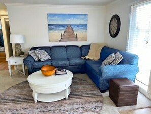 Smart TV, fireplace - Lakehouse w/ Swim Spa, Hot Tub, FIre Pit-Close to Nash! (Hendersonville)