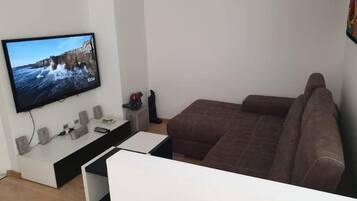 TV connectée, livres, chaßne hi-fi