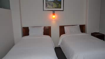 Chambre Confort avec lits jumeaux | Bureau, Wi-Fi gratuit, draps fournis