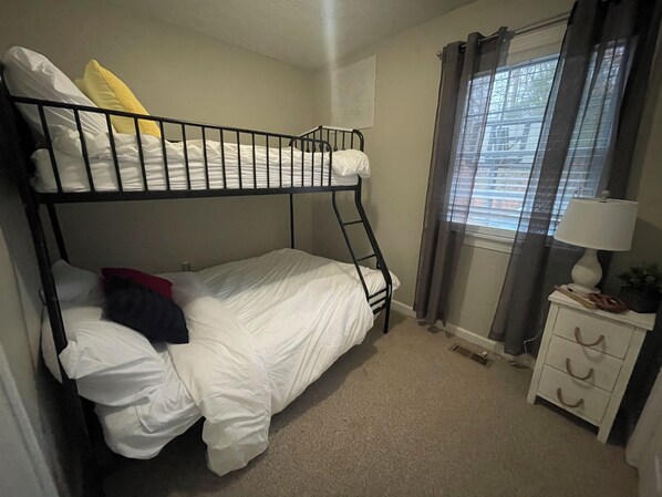 3 chambres, lit parapluie, Wi-Fi gratuit, draps fournis