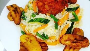 Sudah termasuk sarapan ala kontinental setiap hari