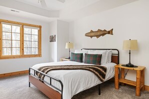 4 bedrooms, iron/ironing board, travel cot, free WiFi