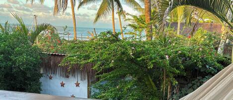 Comfort-Zimmer | Badezimmer | Dusche, Regendusche, kostenlose Toilettenartikel, Haartrockner