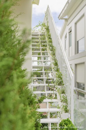 Staircase - The Gardener by WeDalat (Da Lat)