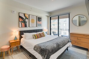 3 bedrooms, iron/ironing board, travel cot, Internet - Winter Park Condo w/ Hot Tub, Balcony & Shuttle! (Winter Park)