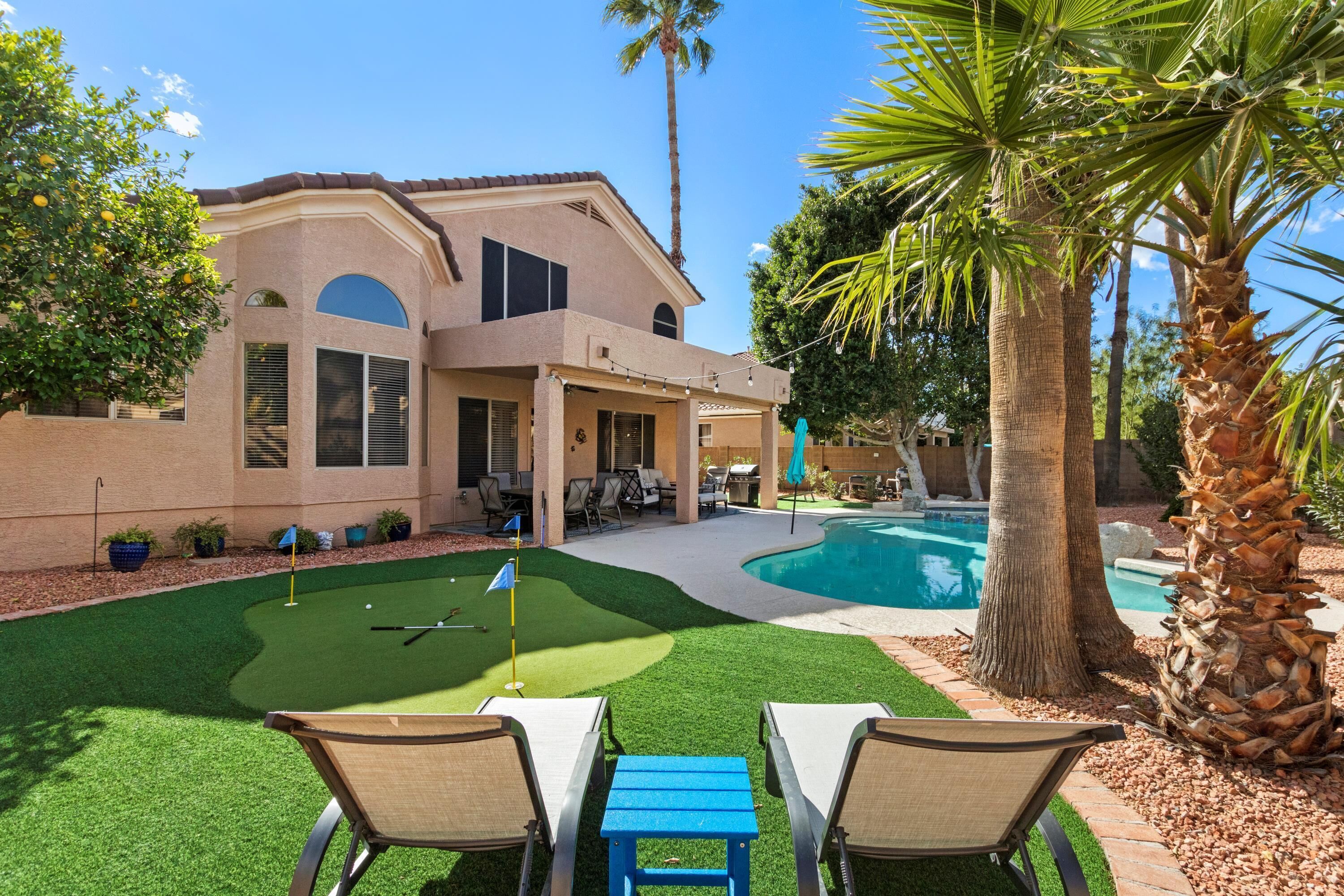 Beautiful Casa del Sol: Pool, Hot Tub, Billiards & More!