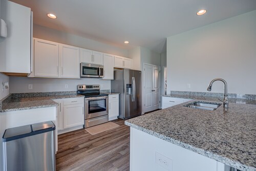 Comfy & Cozy home ~20mins from Wilmington & 35-45 from beaches