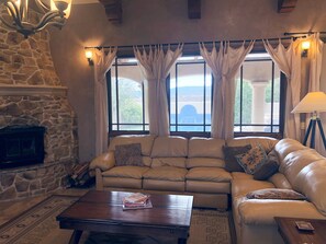 Smart TV, fireplace, DVD player, books