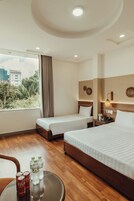 Free minibar, desk, free WiFi, bed sheets