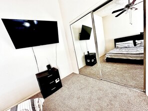 2 間睡房、房內夾萬、熨斗/熨衫板、Wi-Fi