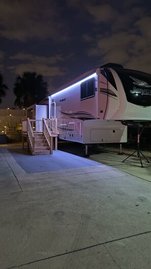 Exterior - Glamour Camp 55 Plus (Fort Myers)