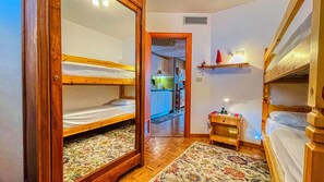 1 bedroom, free WiFi, bed sheets