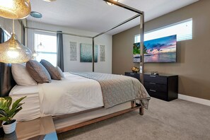 5 bedrooms, desk, iron/ironing board, travel cot - Modern Oasis. Enjoy Resort amenities, 10 min to Disney and Attractions. (Kissimmee)