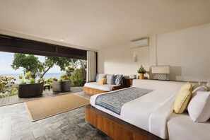 5 Bedroom Beachfront Pool Villa | Balkon