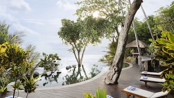 ์ผ์ธ ์์์ฅ