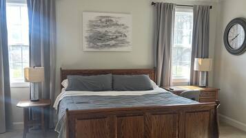 3 bedrooms, iron/ironing board, WiFi, bed sheets