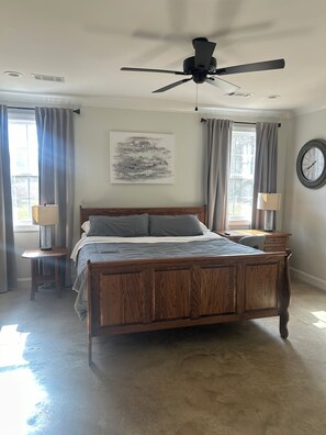 3 soverom, strykejern/-brett, wi-fi og sengetøy