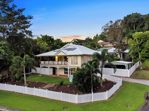 Kalani-The Heavens View House. “Kalani: the heavens, symbolising peace, beauty.”