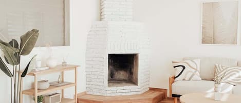 Chimenea y oficina